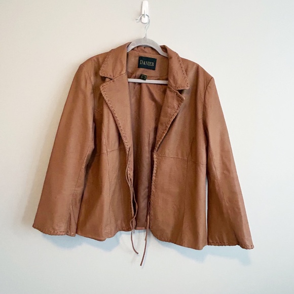 Danier Western Style Leather jacket, Size 20, XL - Picture 6 of 11